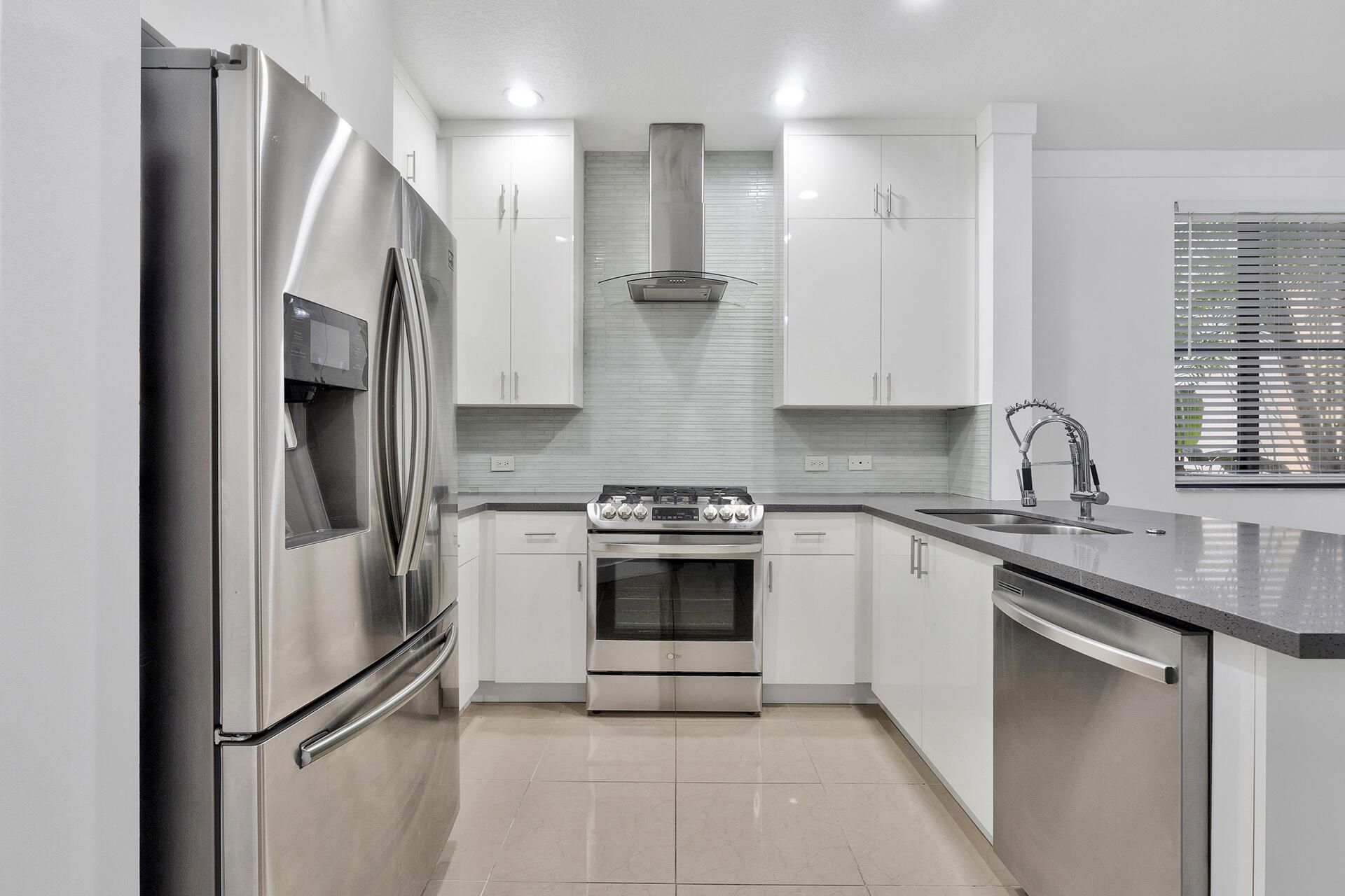 3020 NW 125th Avenue, Unit 223, Sunrise, FL 33323 Photo