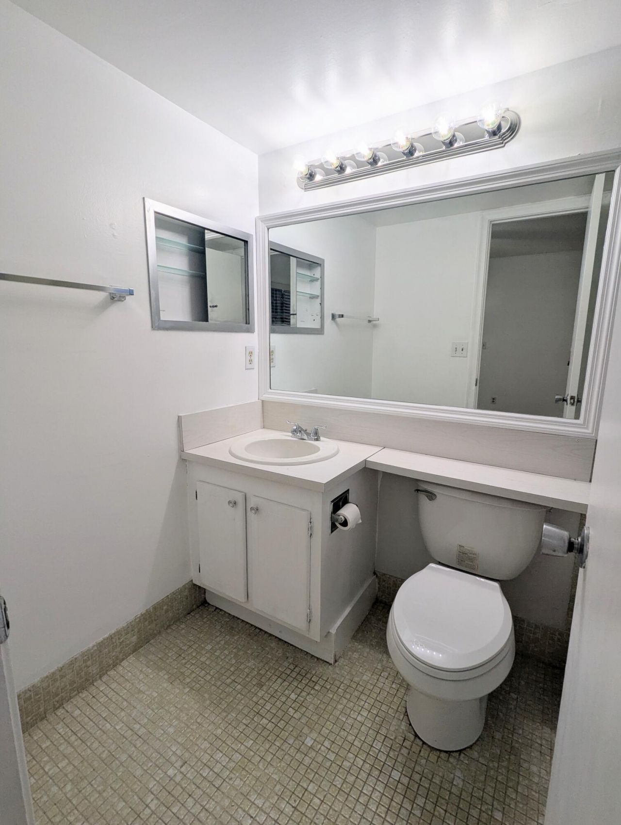 353 Sheffield O, West Palm Beach, FL 33417 Photo