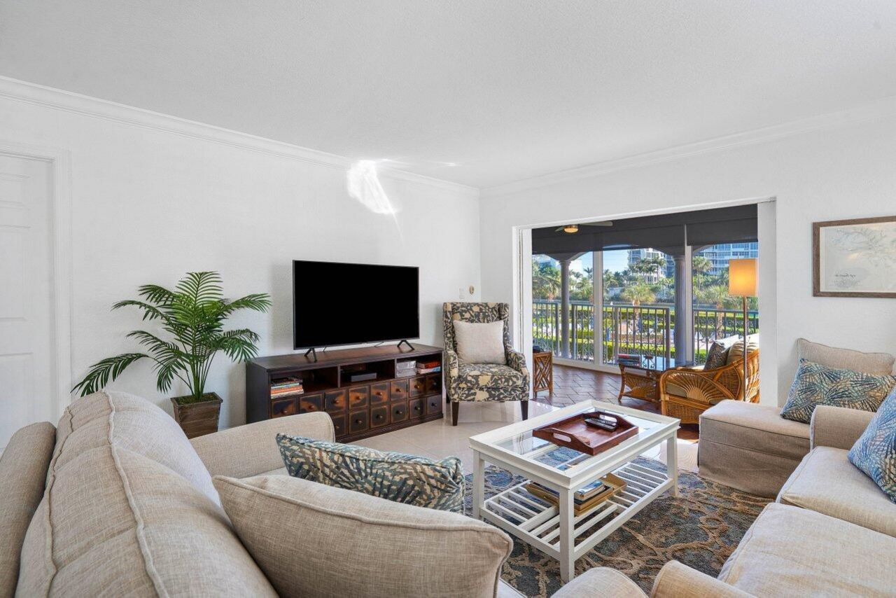 1040 Banyan Road, Unit 2010, Boca Raton, FL 33432 Photo