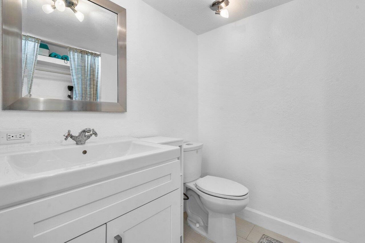 1040 Banyan Road, Unit 2010, Boca Raton, FL 33432 Photo