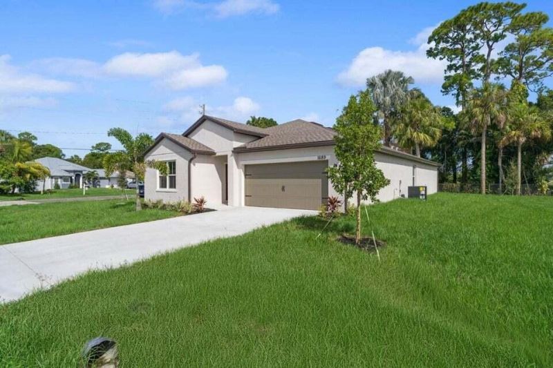 1689 SW Abingdon Avenue, Port Saint Lucie, FL 34953 Photo