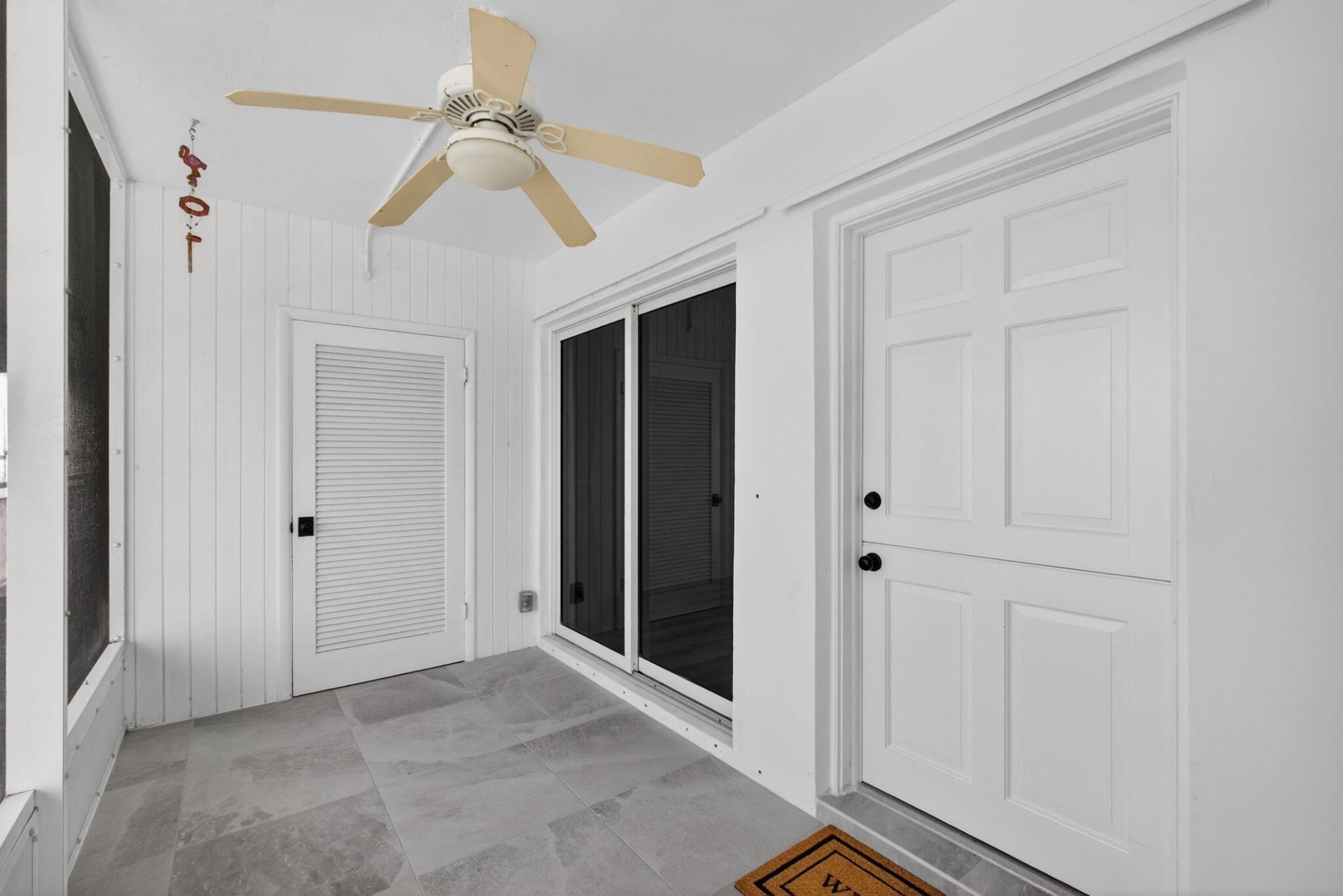 100 Shore Court, Unit 208, North Palm Beach, FL 33408 Photo