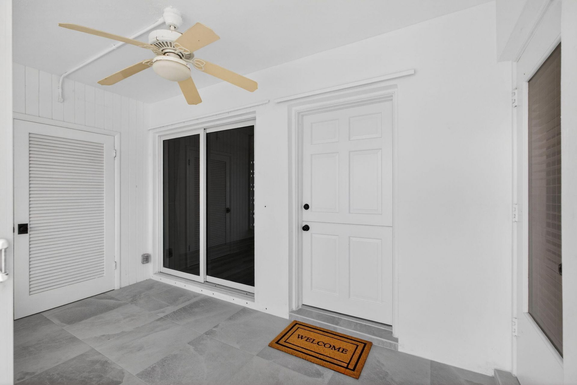 100 Shore Court, Unit 208, North Palm Beach, FL 33408 Photo