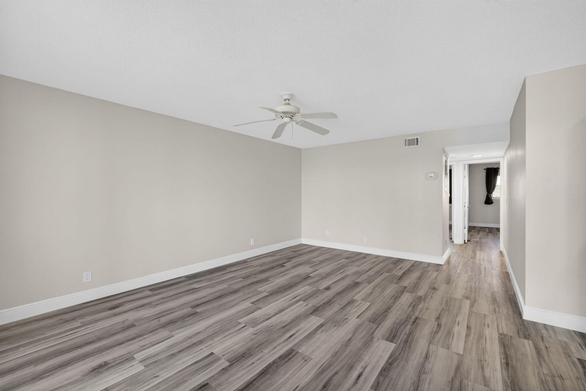 100 Shore Court, Unit 208, North Palm Beach, FL 33408 Photo