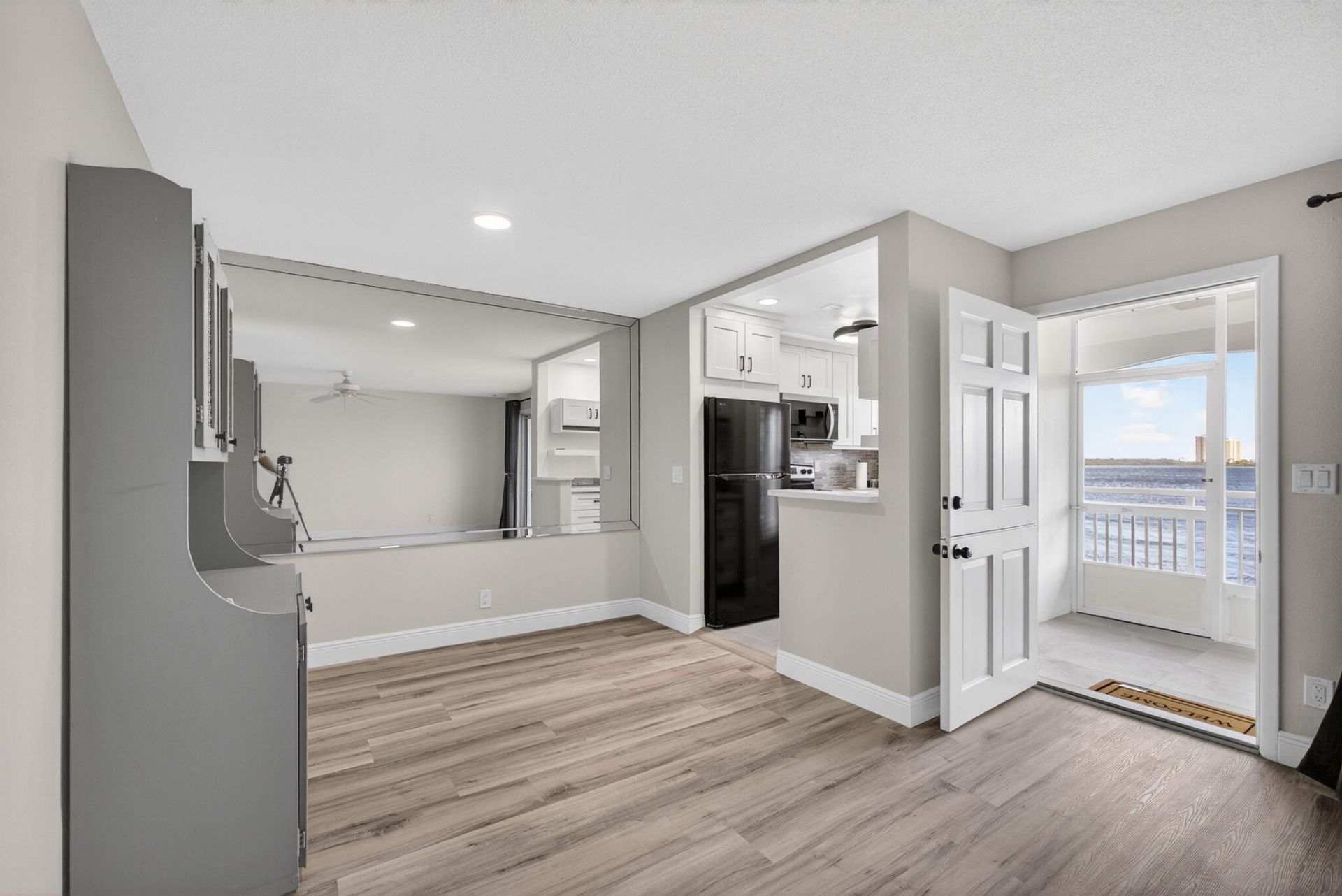 100 Shore Court, Unit 208, North Palm Beach, FL 33408 Photo
