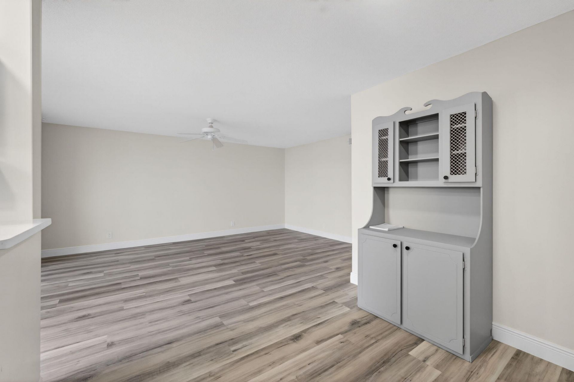 100 Shore Court, Unit 208, North Palm Beach, FL 33408 Photo