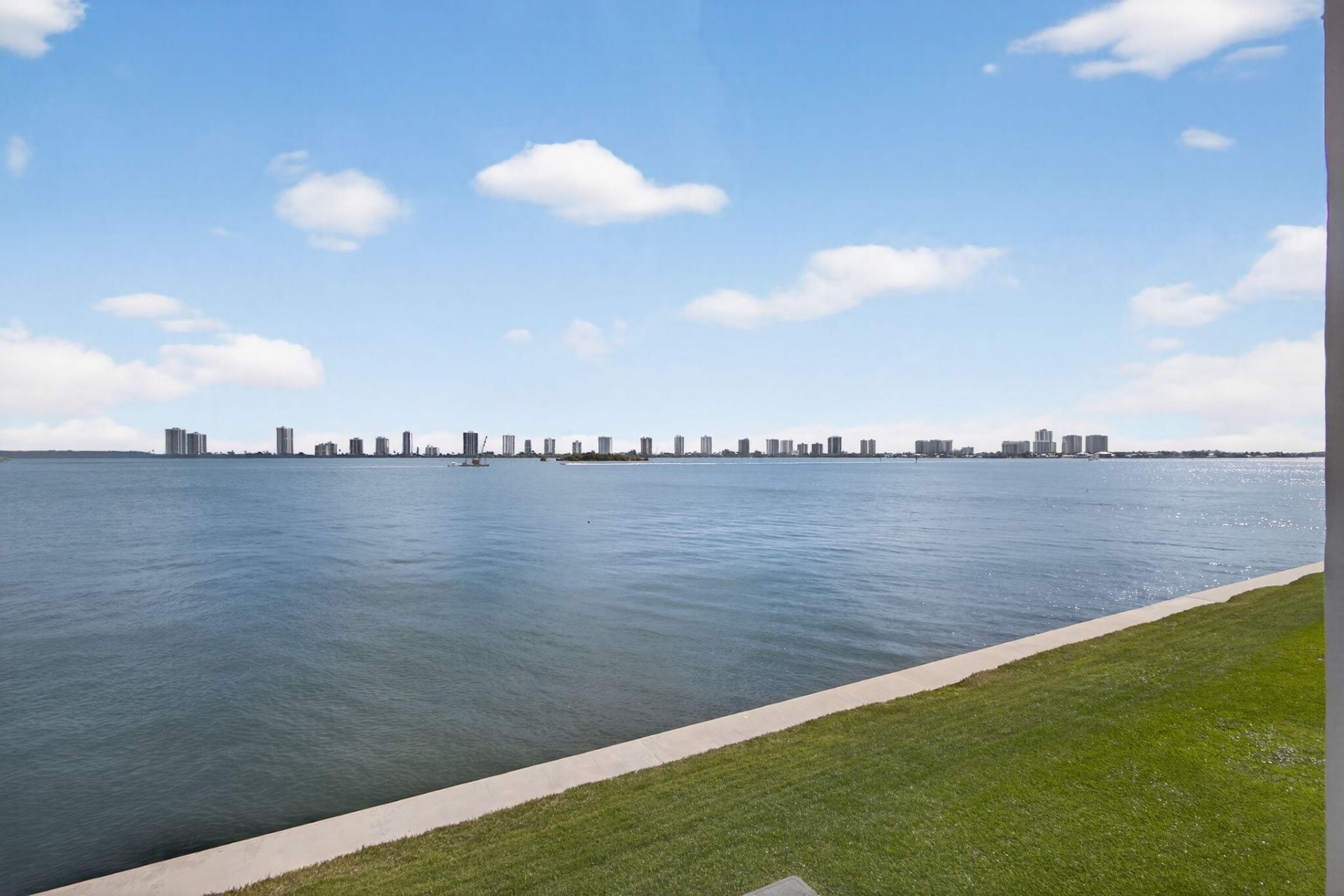100 Shore Court, Unit 208, North Palm Beach, FL 33408 Photo