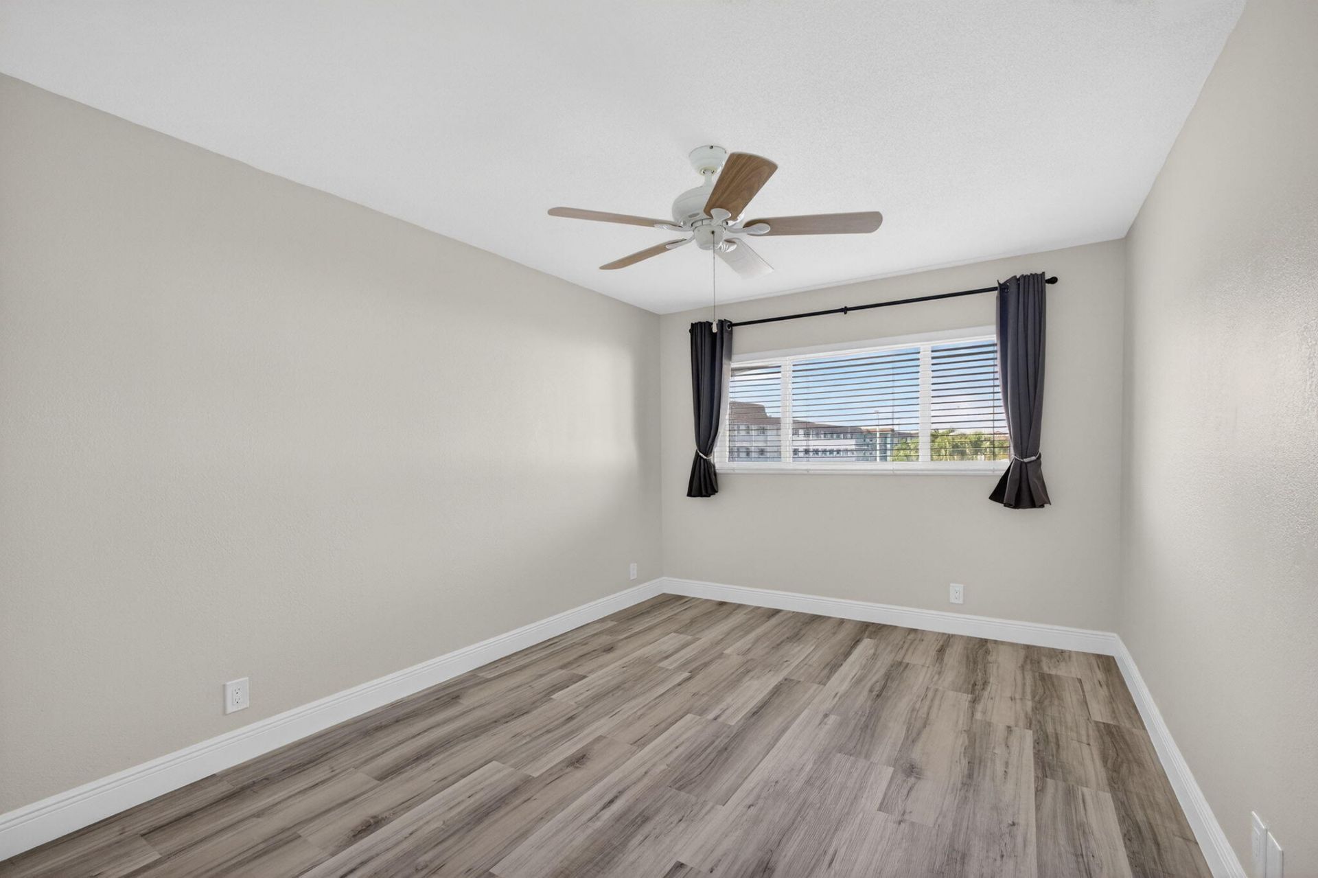 100 Shore Court, Unit 208, North Palm Beach, FL 33408 Photo