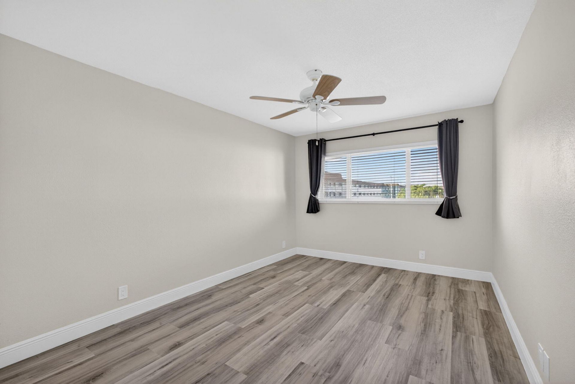 100 Shore Court, Unit 208, North Palm Beach, FL 33408 Photo