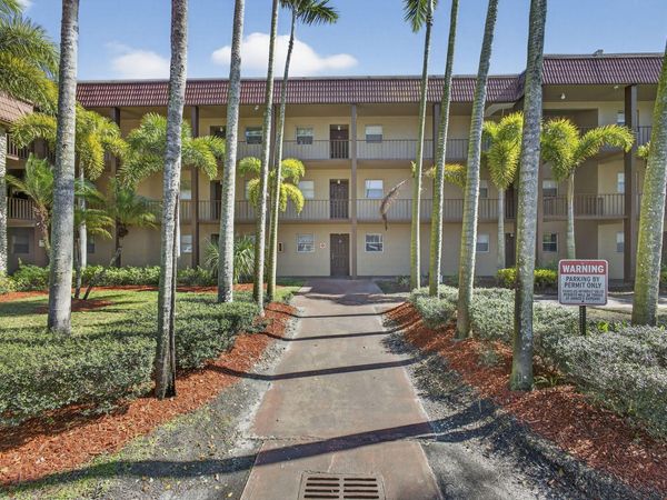 120 Sparrow Drive, Unit 113, Royal Palm Beach, FL 33411