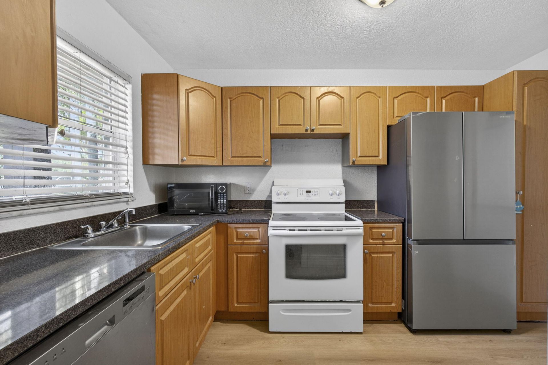 120 Sparrow Drive, Unit 105, Royal Palm Beach, FL 33411 Photo