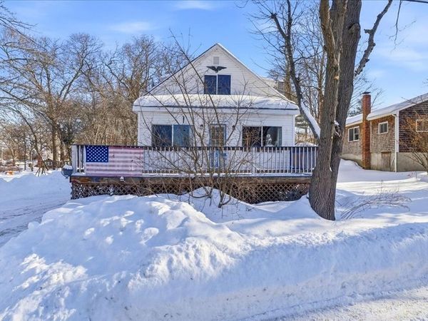 14 Cross St, Weymouth, MA 02189