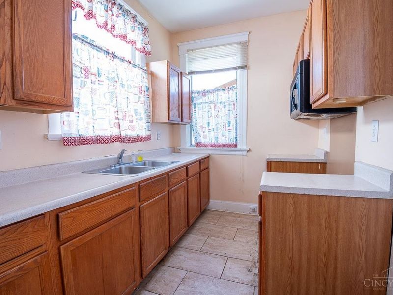 3628 Bevis Avenue, Cincinnati, OH 45207 Photo 9
