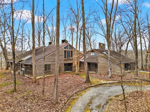 8905 Hopewell Road, Indian Hill, OH 45242