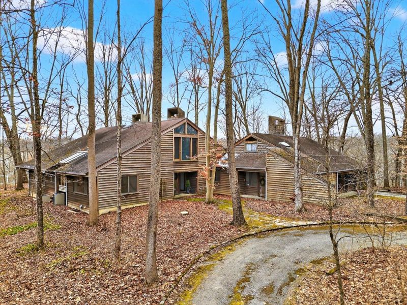 8905 Hopewell Road, Indian Hill, OH 45242 Photo 2