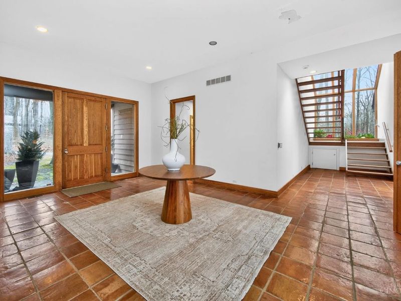 8905 Hopewell Road, Indian Hill, OH 45242 Photo 5