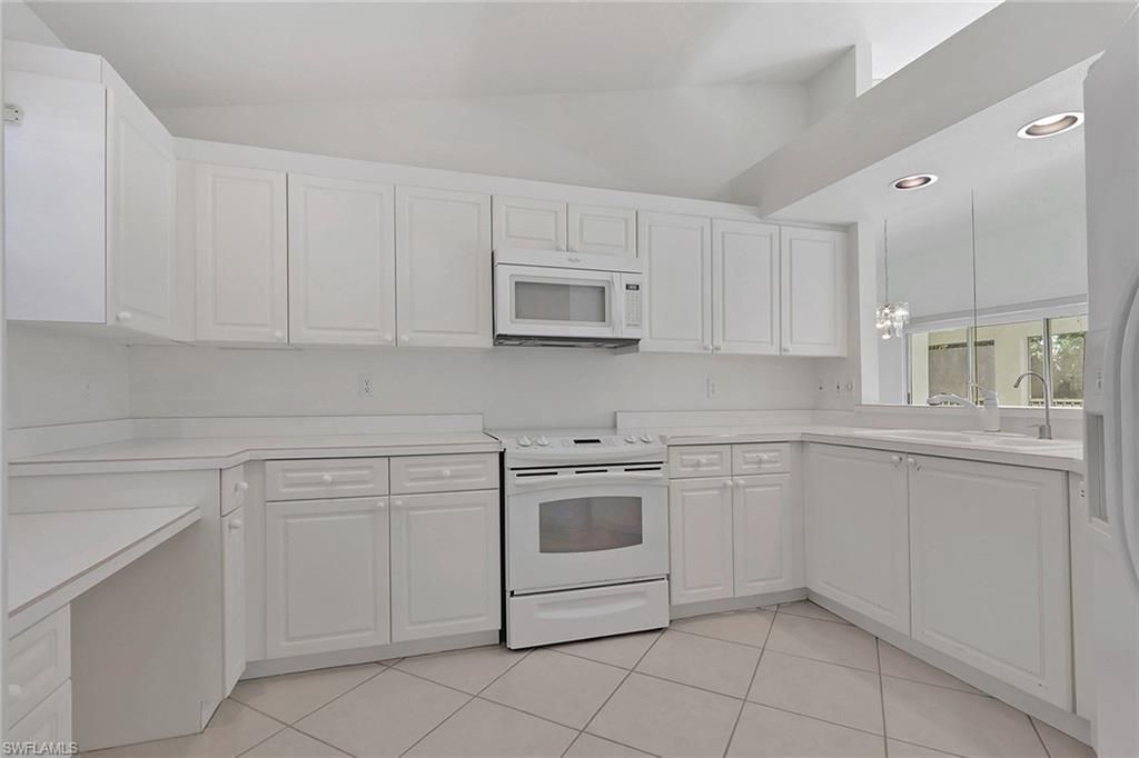 13140 Hamilton Harbour Dr, Unit F10, Naples, FL 34110 Photo