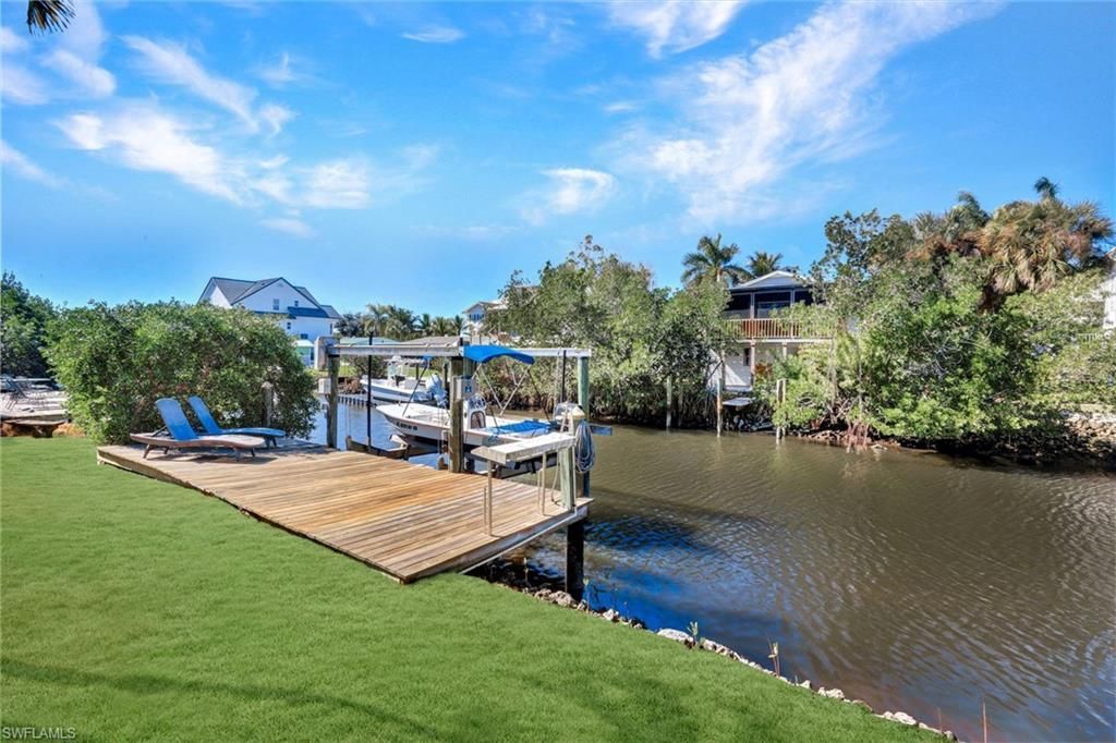 1285 Grand Canal Dr, Naples, FL 34110 Photo