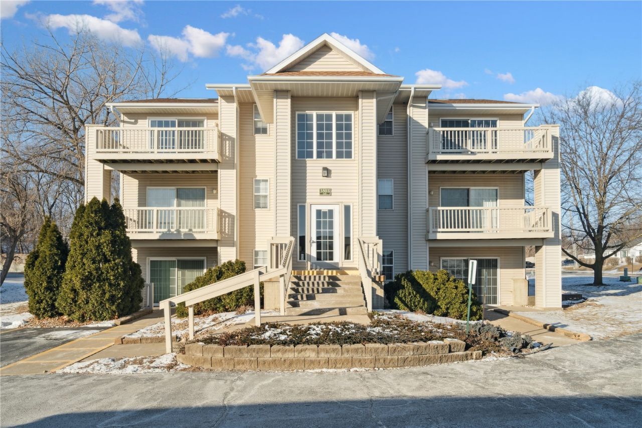 3503 E Ave NW #a, Cedar Rapids, IA 52405 Main Photo