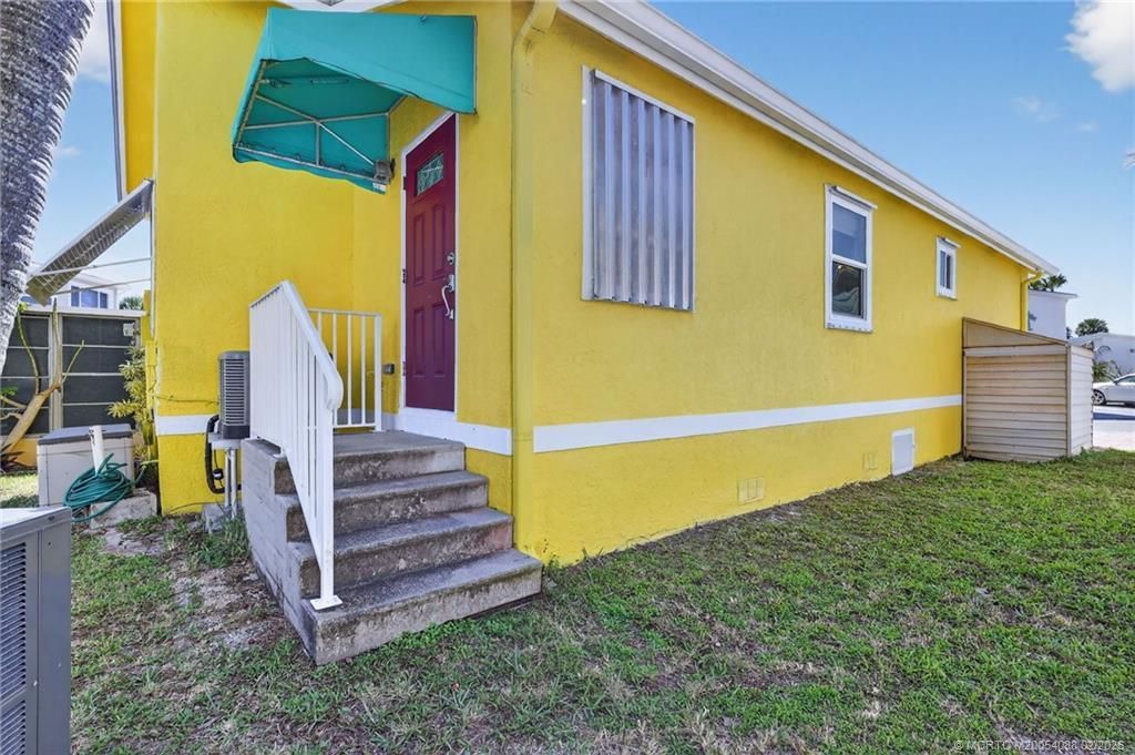630 Nettles Boulevard, Jensen Beach, FL 34957 Photo