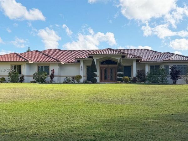 6550 SW 183rd Way, Southwest Ranches, FL 33331