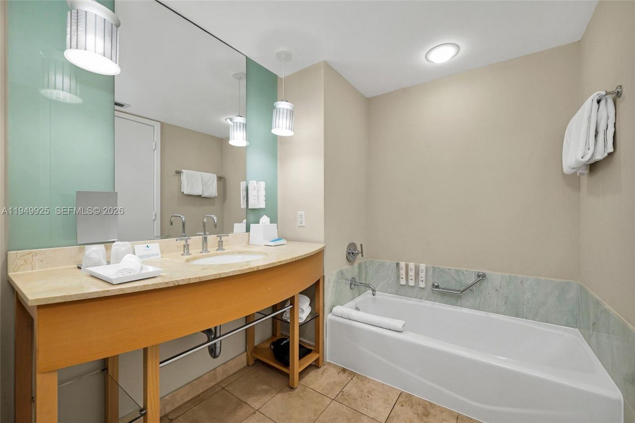 18683 Collins Ave , Unit 1601, Sunny Isles Beach, FL 33160 Photo