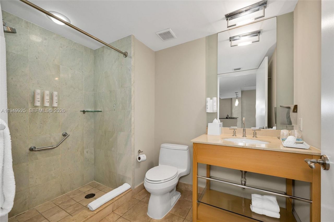 18683 Collins Ave , Unit 1601, Sunny Isles Beach, FL 33160 Photo