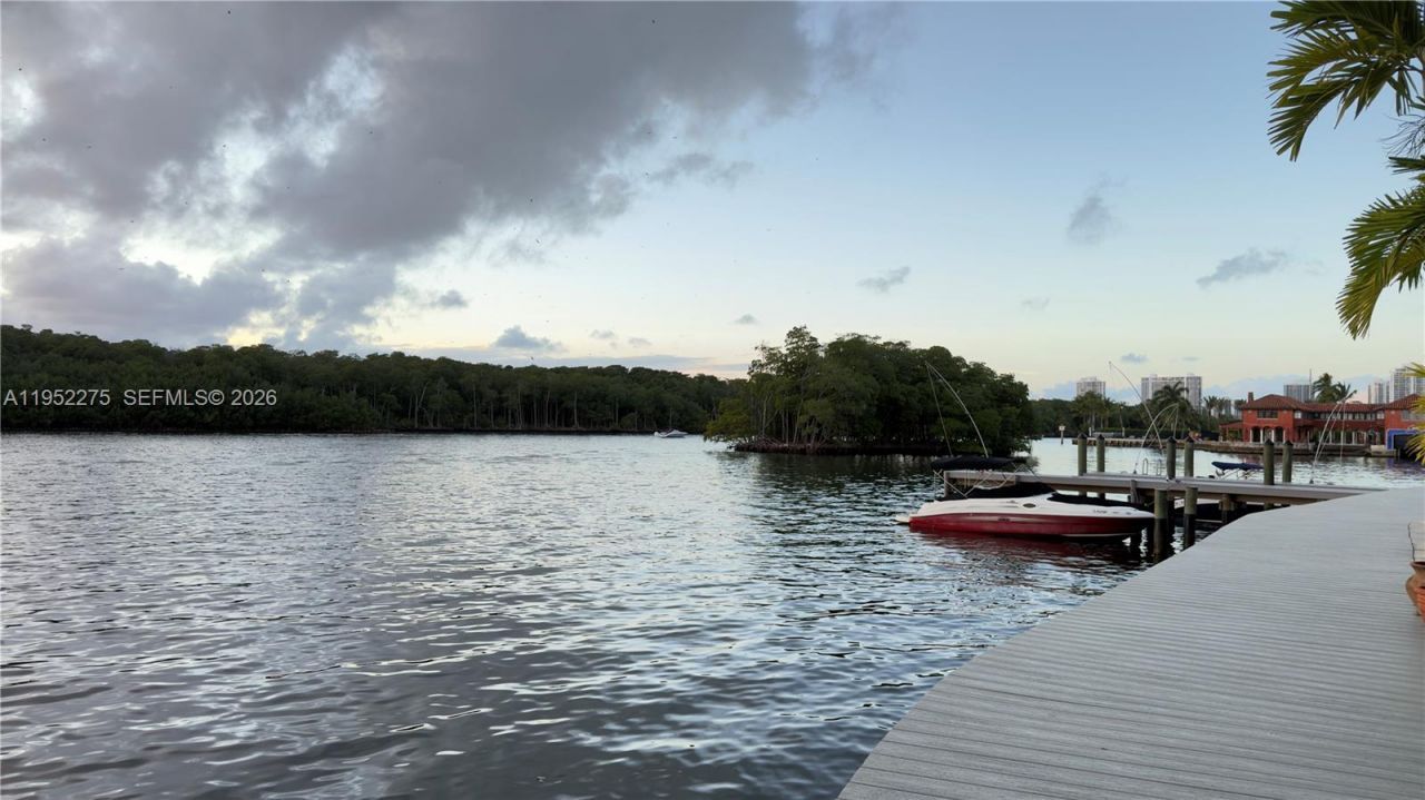 456 Poinciana Island Dr, Unit 1620, Sunny Isles Beach, FL 33160 Photo