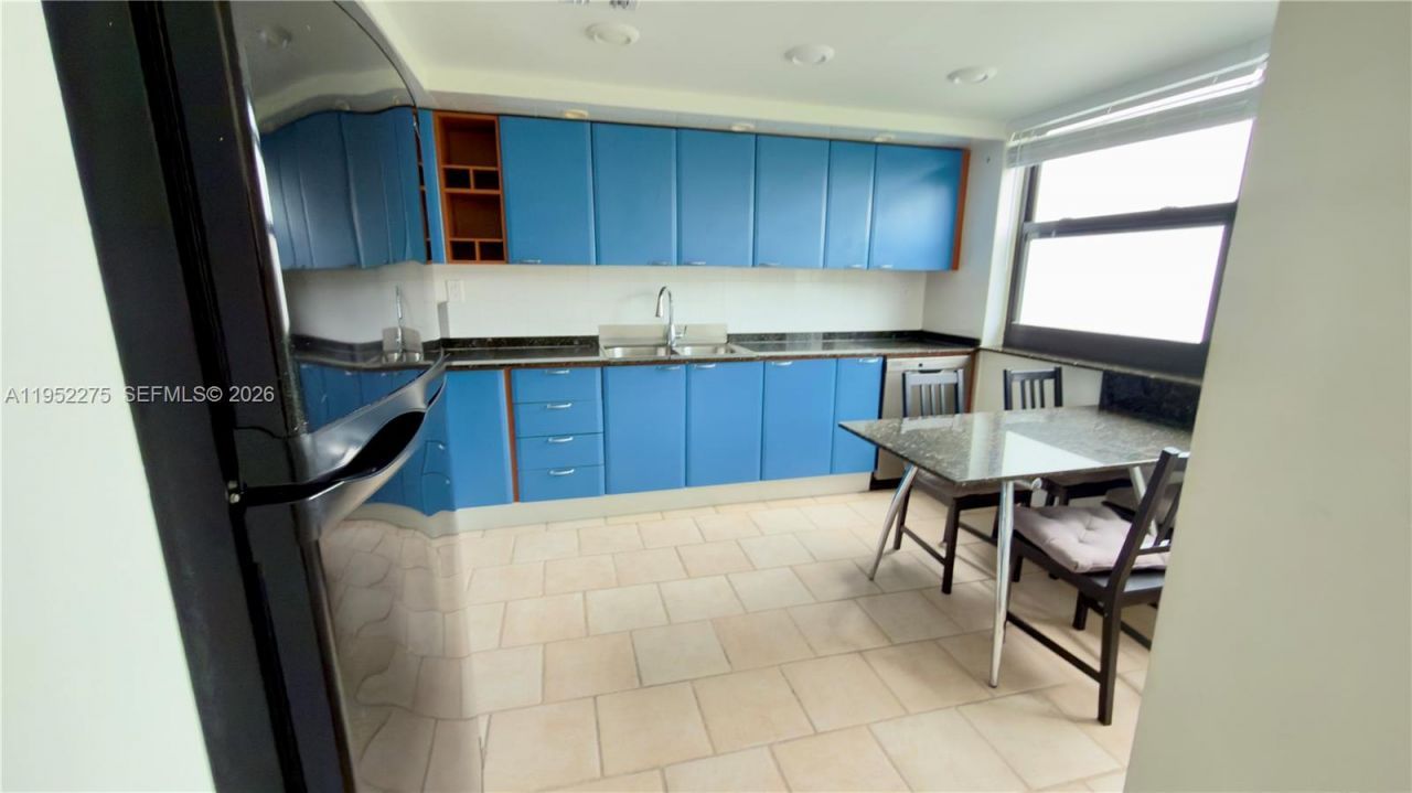 456 Poinciana Island Dr, Unit 1620, Sunny Isles Beach, FL 33160 Photo