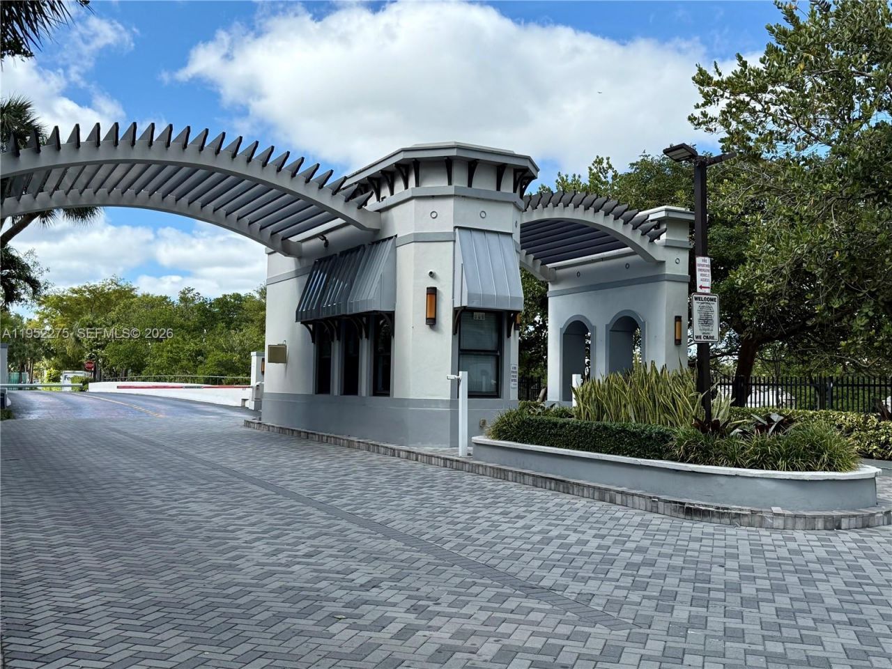 456 Poinciana Island Dr, Unit 1620, Sunny Isles Beach, FL 33160 Photo