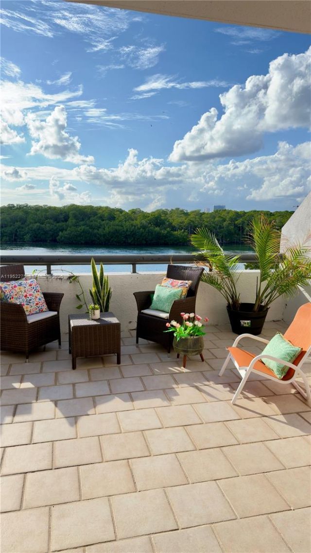 456 Poinciana Island Dr, Unit 1620, Sunny Isles Beach, FL 33160 Photo