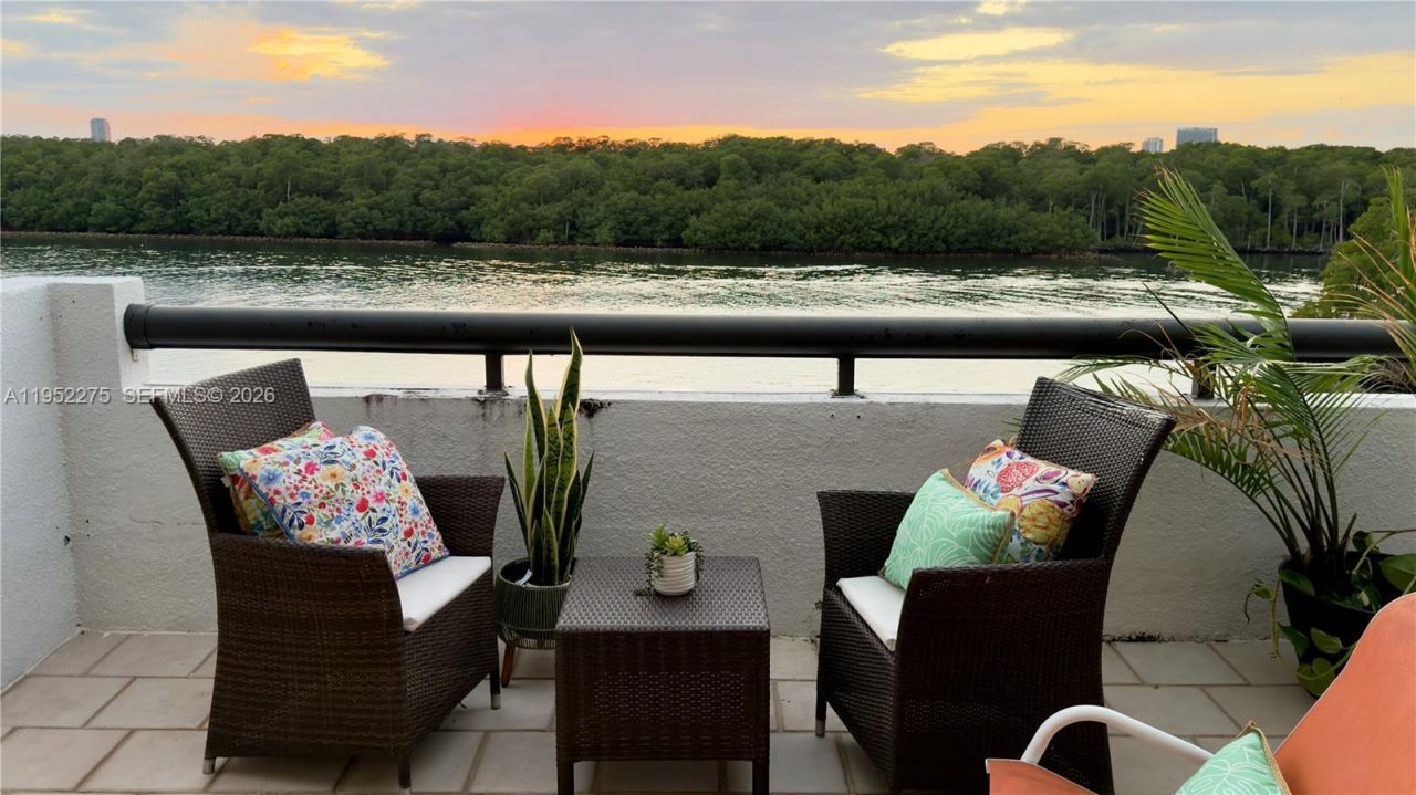 456 Poinciana Island Dr, Unit 1620, Sunny Isles Beach, FL 33160 Photo