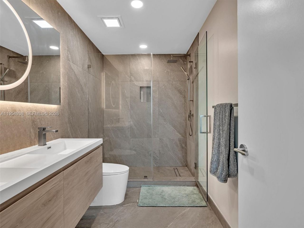 3029 NE 188th St, Unit 503, Aventura, FL 33180 Photo