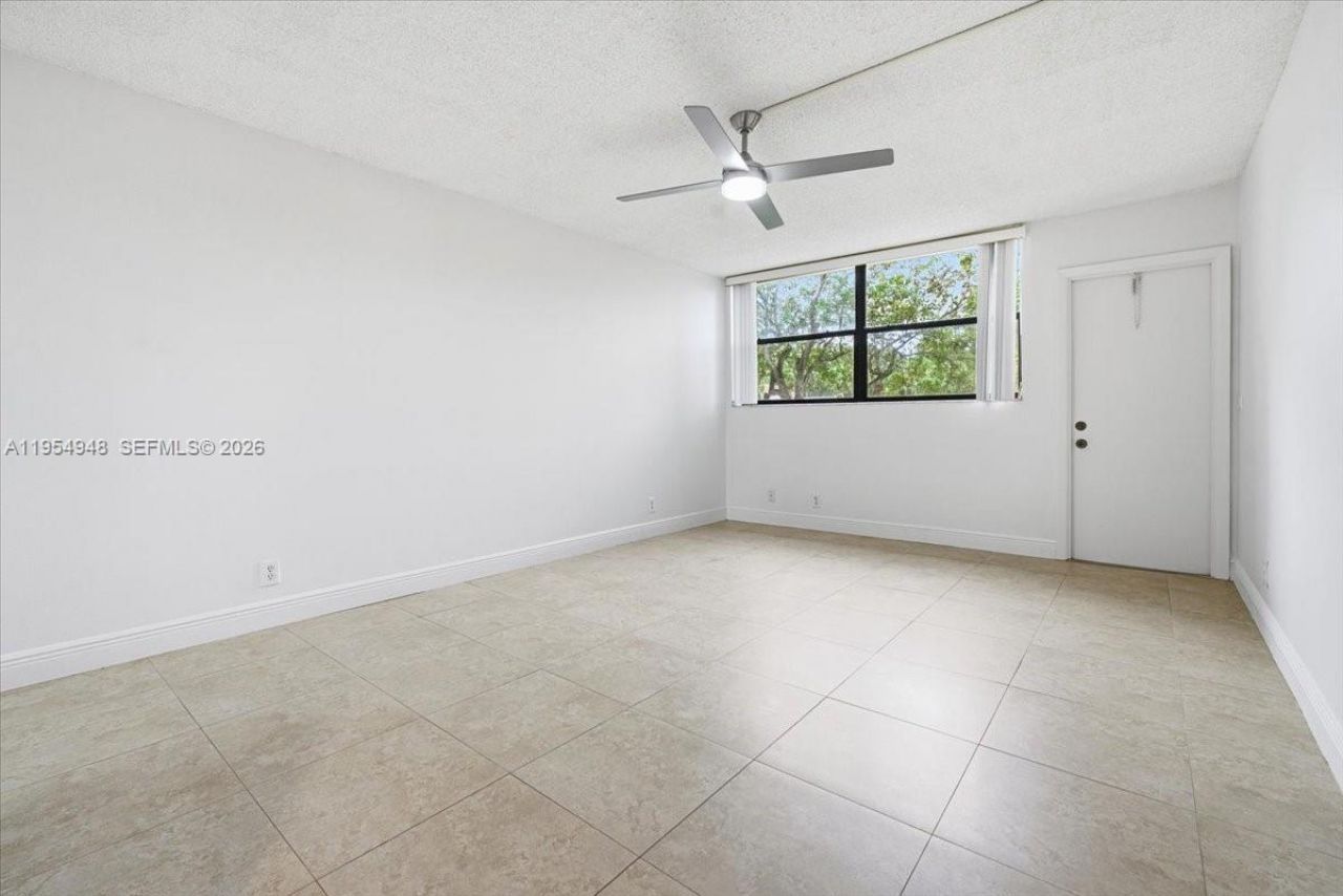 491 E Racquet Club Rd, Unit 107, Weston, FL 33326 Photo