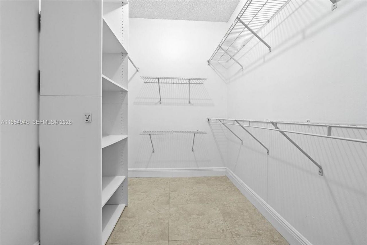 491 E Racquet Club Rd, Unit 107, Weston, FL 33326 Photo