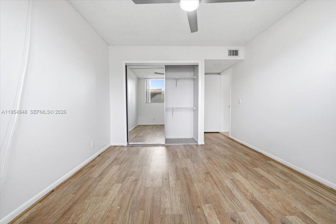 491 E Racquet Club Rd, Unit 107, Weston, FL 33326 Photo