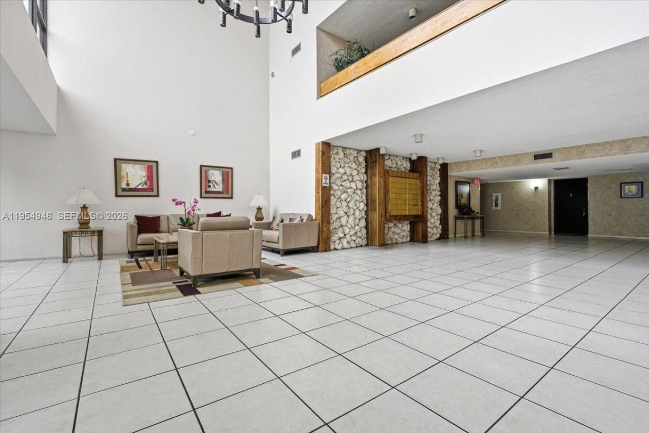 491 E Racquet Club Rd, Unit 107, Weston, FL 33326 Photo