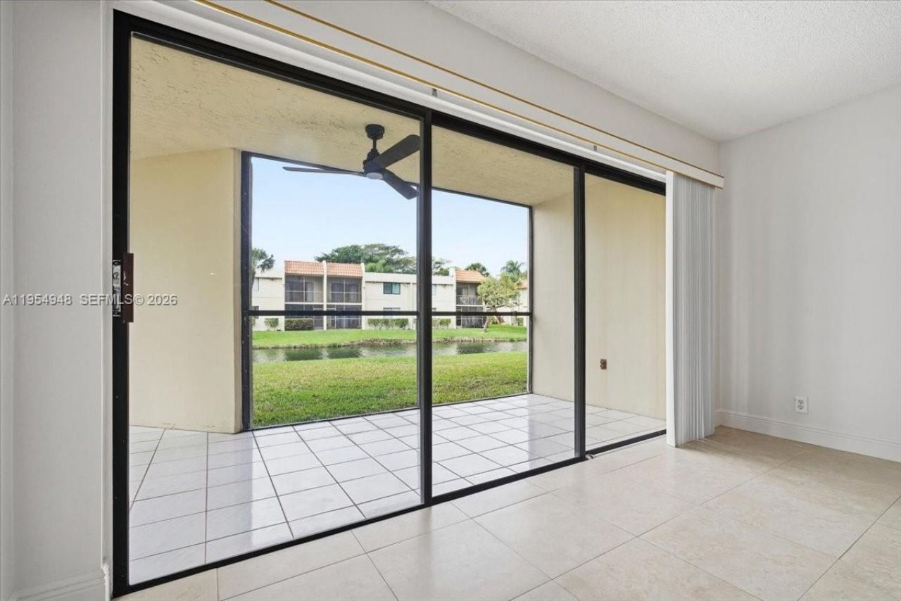 491 E Racquet Club Rd, Unit 107, Weston, FL 33326 Photo
