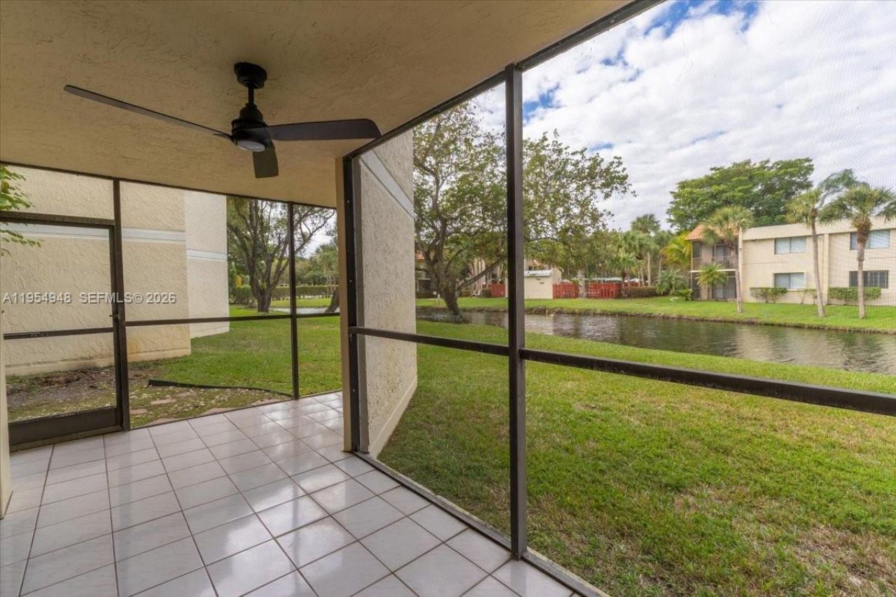 491 E Racquet Club Rd, Unit 107, Weston, FL 33326 Photo