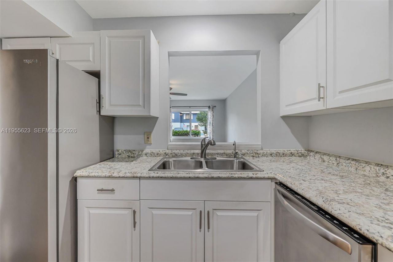 2641 Gately Dr W, Unit 902, Lake Worth, FL 33415 Photo