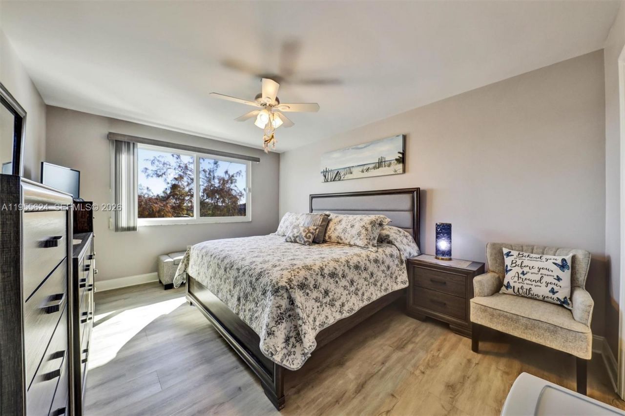 7448 N Devon Dr, Unit 305, Tamarac, FL 33321 Photo