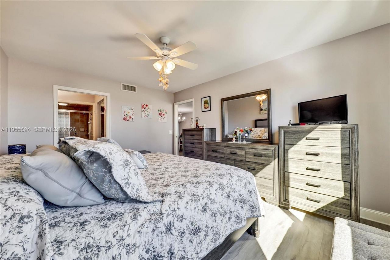 7448 N Devon Dr, Unit 305, Tamarac, FL 33321 Photo