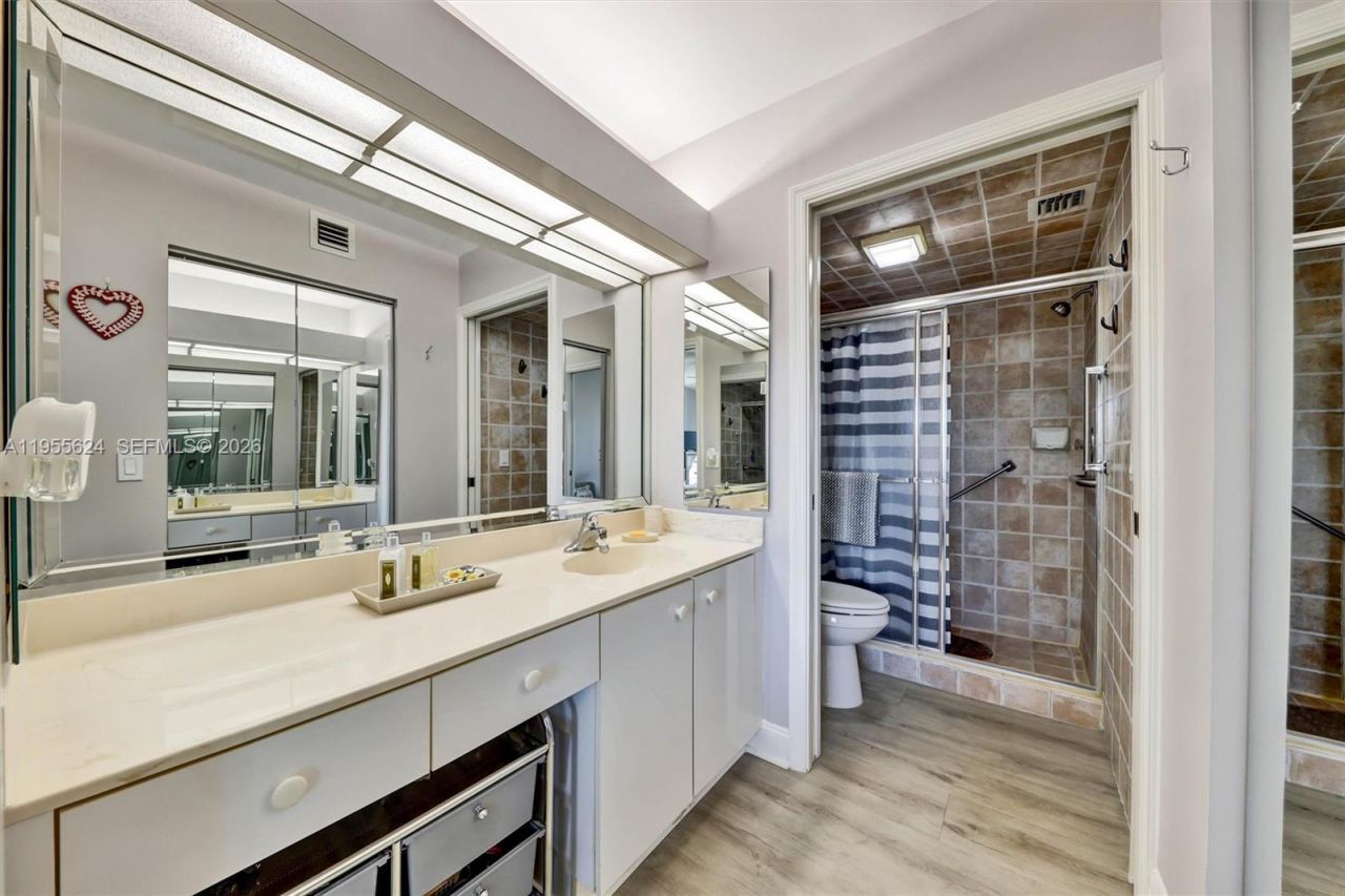 7448 N Devon Dr, Unit 305, Tamarac, FL 33321 Photo