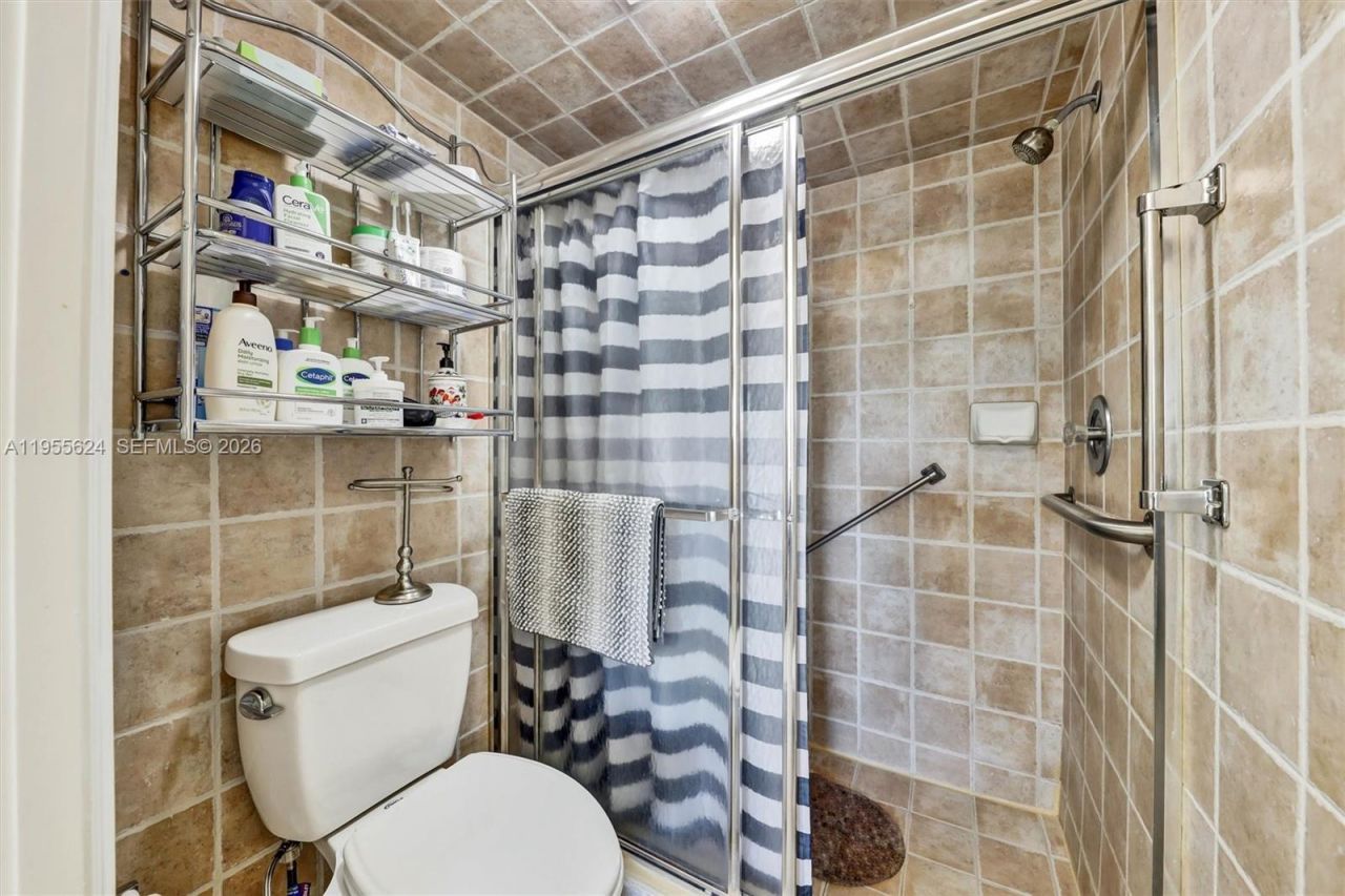 7448 N Devon Dr, Unit 305, Tamarac, FL 33321 Photo