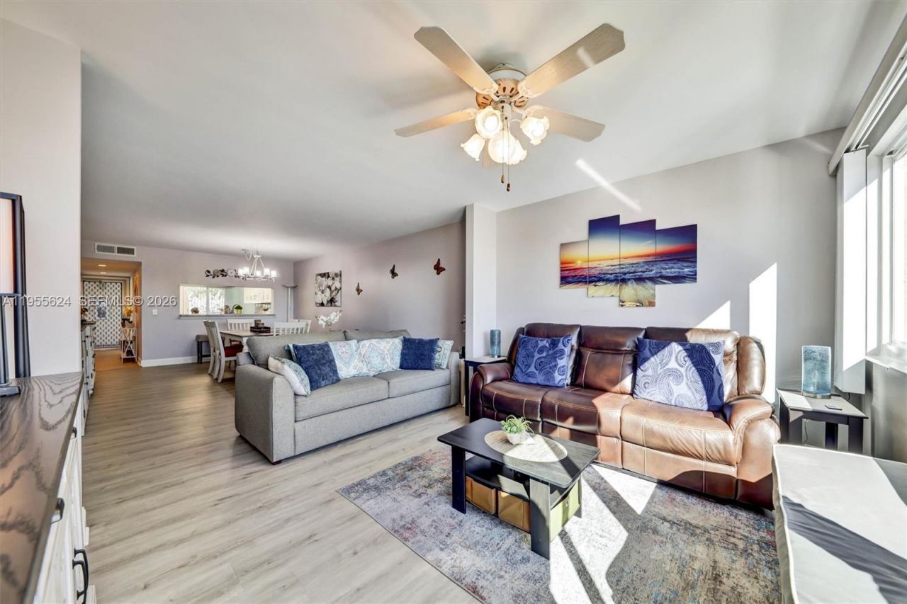 7448 N Devon Dr, Unit 305, Tamarac, FL 33321 Photo