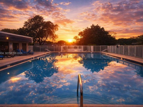 5700 White Hickory Cir, Tamarac, FL 33319