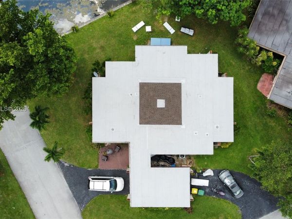 5700 White Hickory Cir, Tamarac, FL 33319