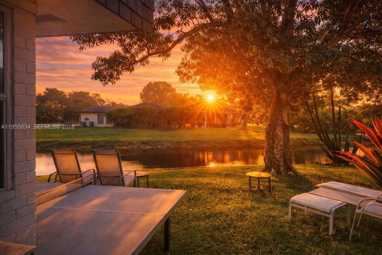 5700 White Hickory Cir, Tamarac, FL 33319 Photo