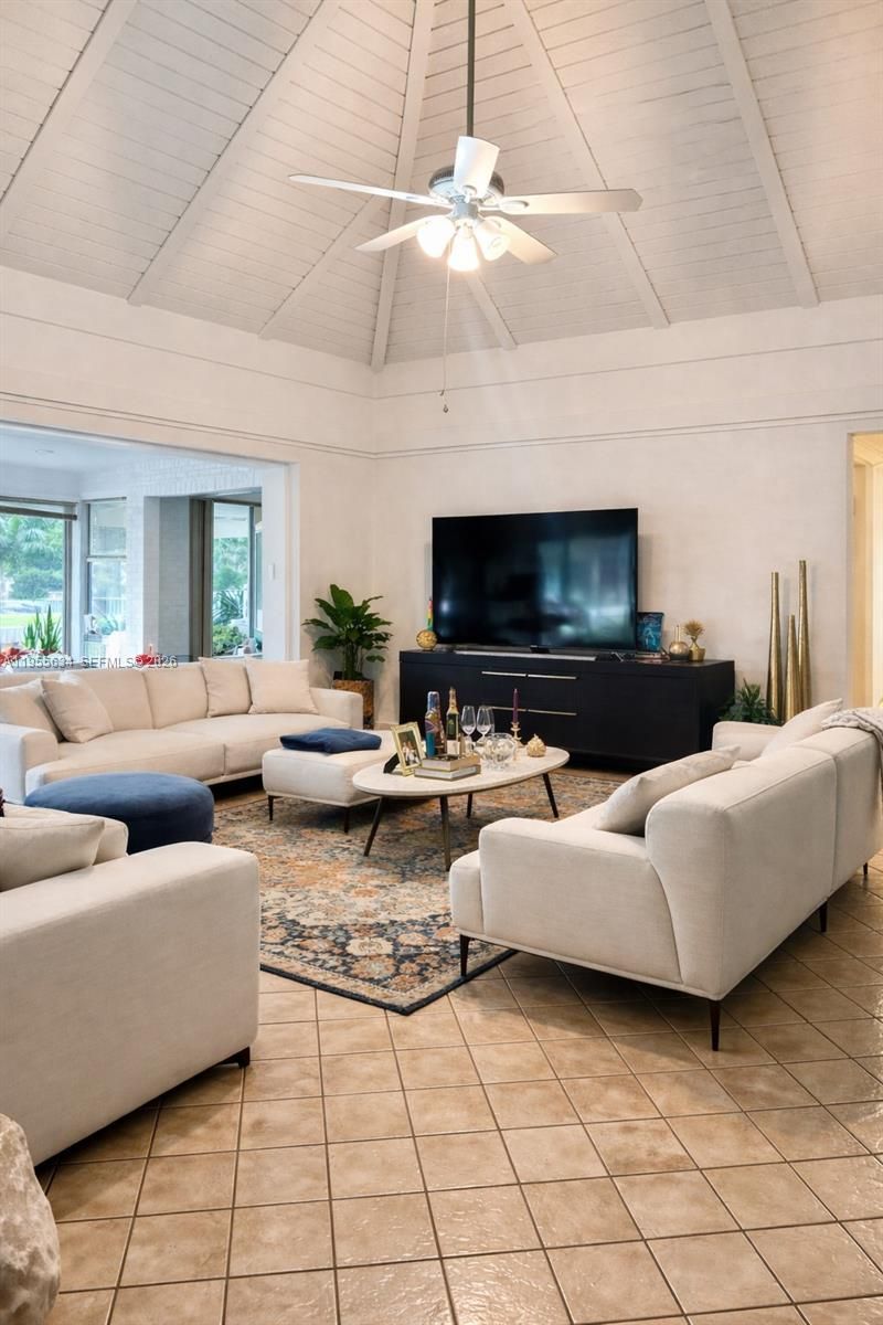 5700 White Hickory Cir, Tamarac, FL 33319 Photo