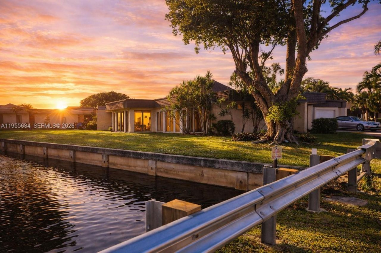 5700 White Hickory Cir, Tamarac, FL 33319 Photo